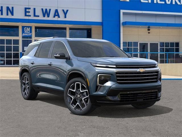 2025 Chevrolet Traverse Vehicle Photo in ENGLEWOOD, CO 80113-6708