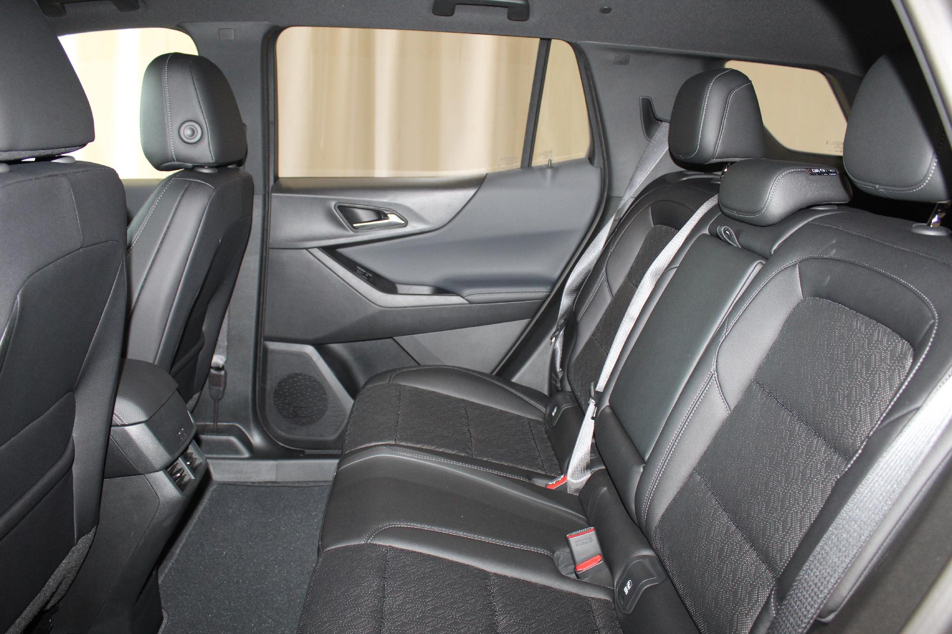 2026 Chevrolet Equinox Vehicle Photo in NORTHAMPTON, MA 01060-1120