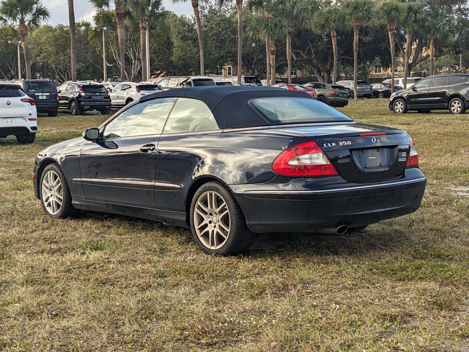 2009 Mercedes-Benz CLK-Class Vehicle Photo in WEST PALM BEACH, FL 33407-3296