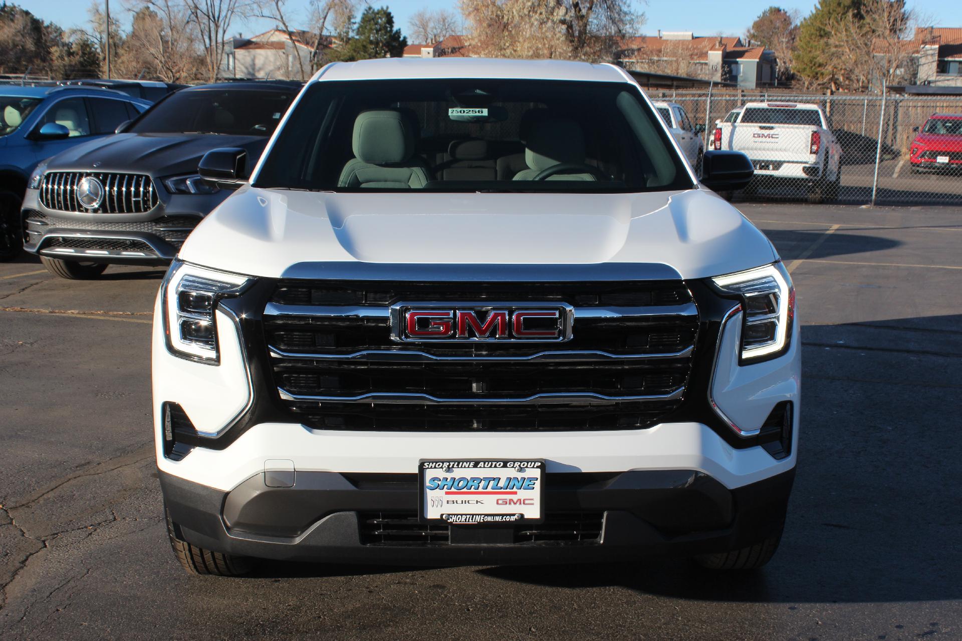 2025 GMC Terrain Vehicle Photo in AURORA, CO 80012-4011