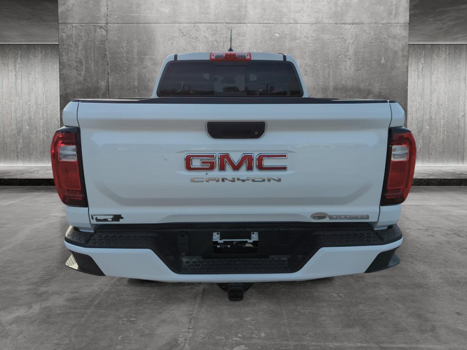 2024 GMC Canyon Vehicle Photo in MEMPHIS, TN 38115-1503