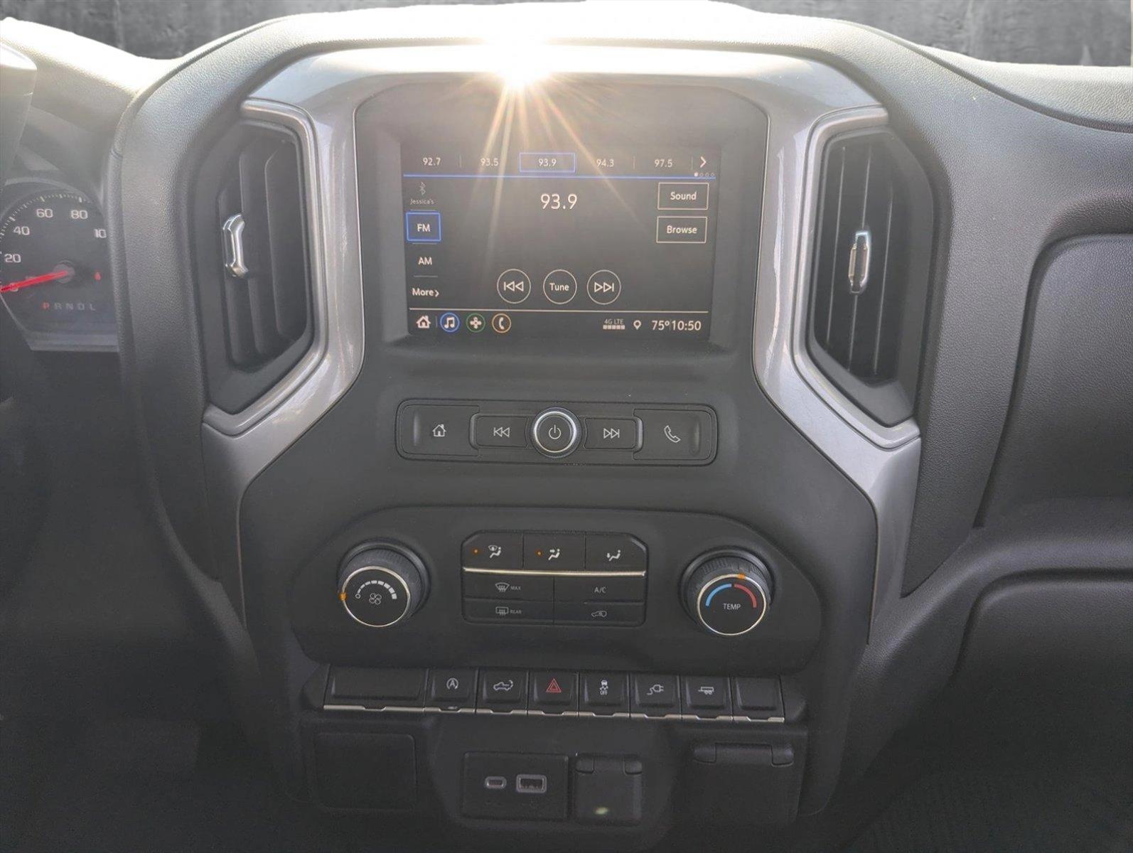 2021 Chevrolet Silverado 1500 Vehicle Photo in CORPUS CHRISTI, TX 78412-4902