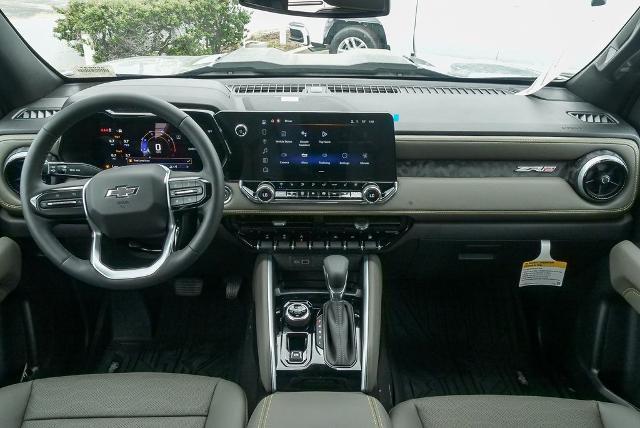 2025 Chevrolet Colorado Vehicle Photo in VENTURA, CA 93003-8585