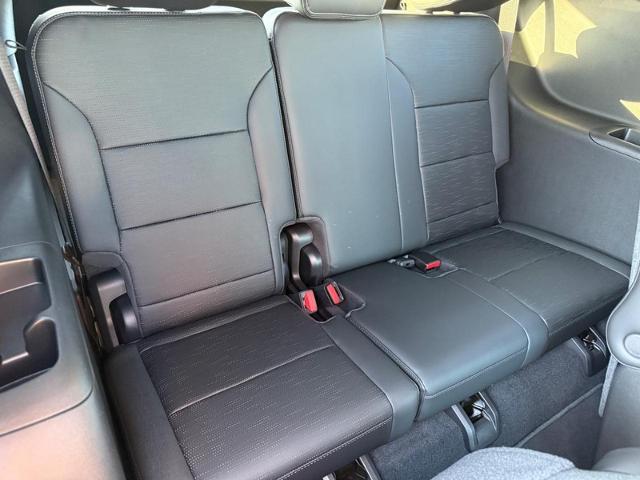 2025 Buick Enclave Vehicle Photo in COLUMBIA, MO 65203-3903