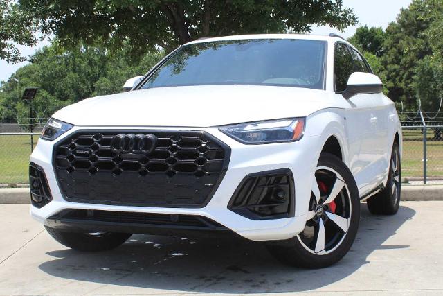 2024 Audi Q5 Vehicle Photo in HOUSTON, TX 77090