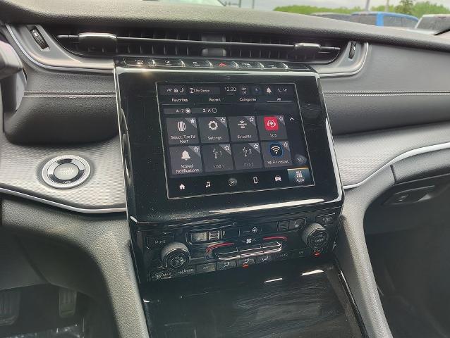 2023 Jeep Grand Cherokee Vehicle Photo in GREEN BAY, WI 54304-5303