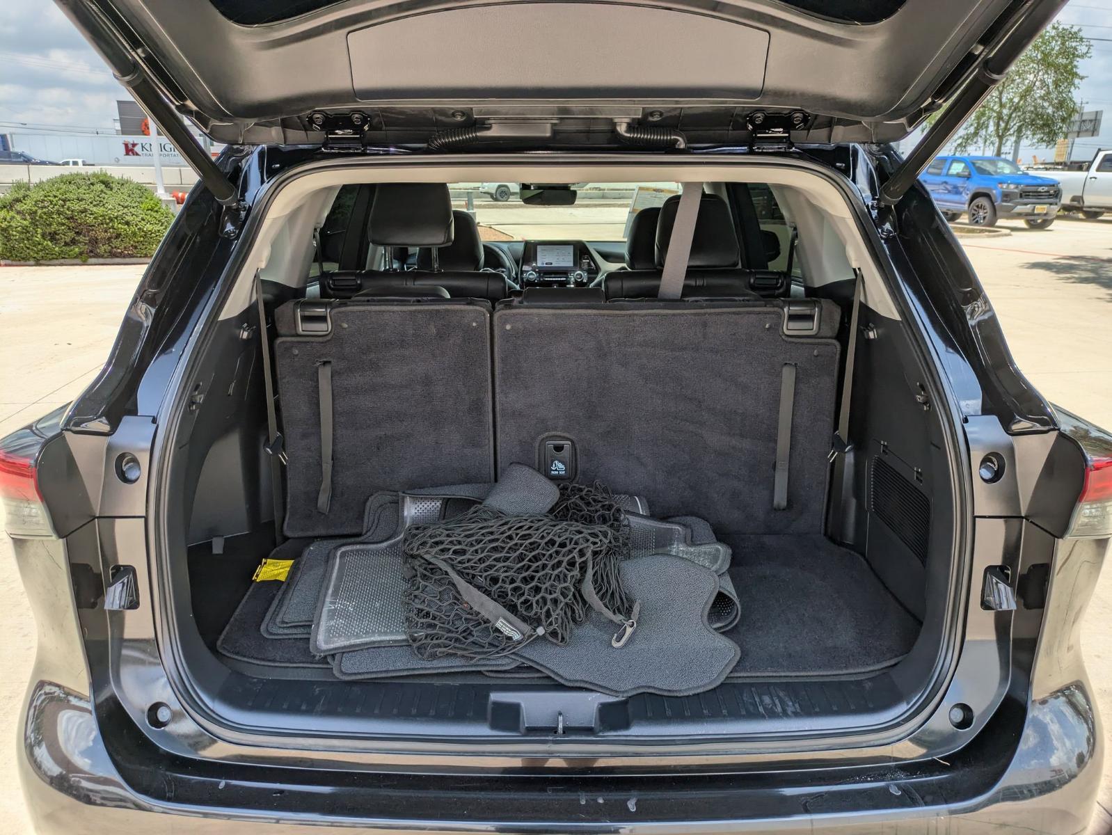 2023 Toyota Highlander Vehicle Photo in SELMA, TX 78154-1460
