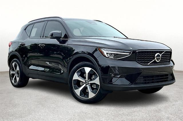 2026 Volvo XC40 Vehicle Photo in Houston, TX 77007