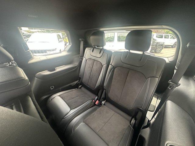 2025 Jeep Grand Cherokee L Vehicle Photo in Doylsetown, PA 18901