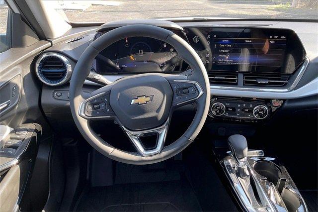 2025 Chevrolet Trax Vehicle Photo in TOPEKA, KS 66609-0000
