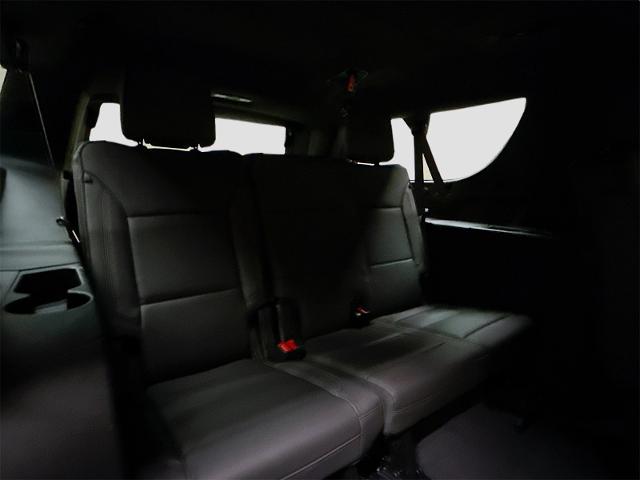 2025 Chevrolet Suburban Vehicle Photo in EVERETT, WA 98203-5662