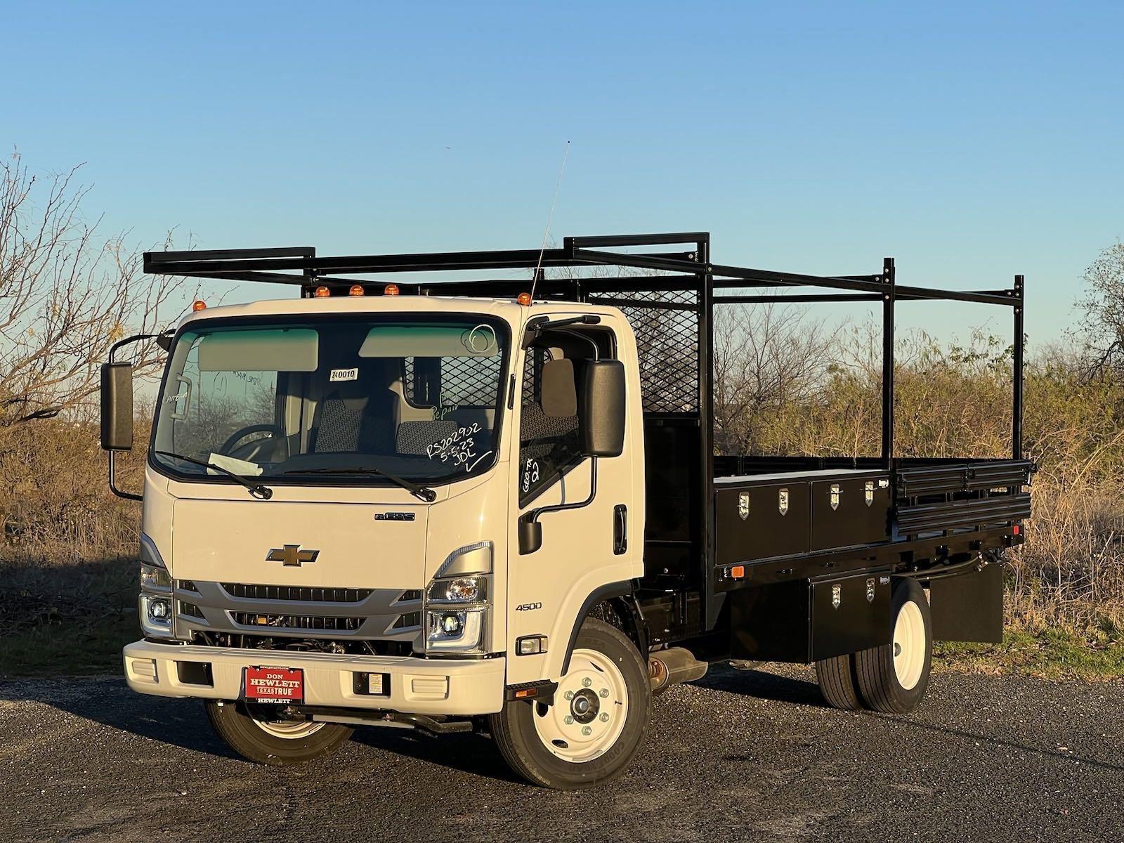 2024 Chevrolet Low Cab Forward 4500 Vehicle Photo in GEORGETOWN, TX 78626-7508