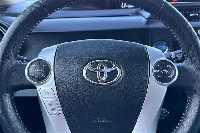 2016 Toyota Prius c Four photo 24