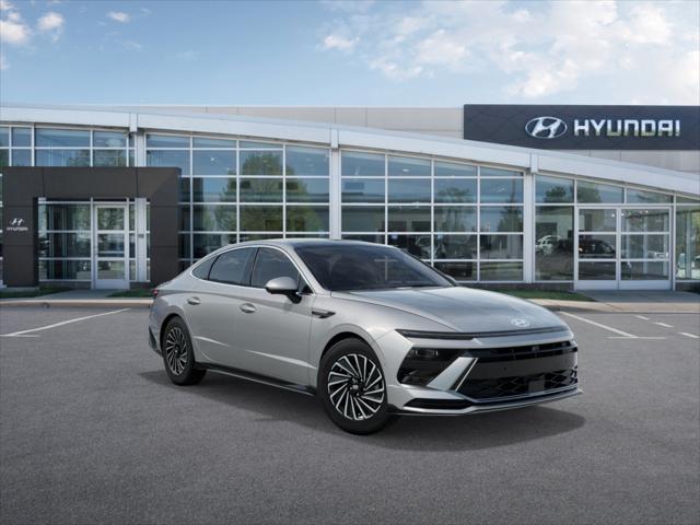 2025 Hyundai SONATA Hybrid Vehicle Photo in Appleton, WI 54913