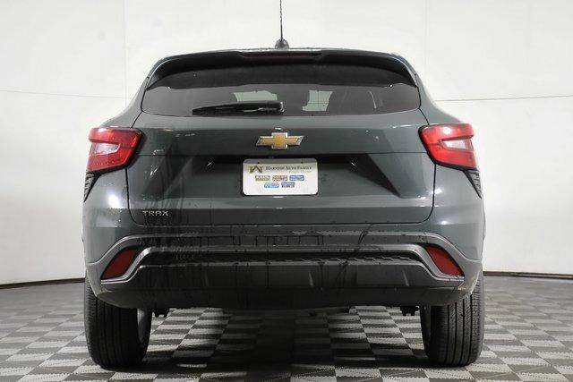 2025 Chevrolet Trax Vehicle Photo in PUYALLUP, WA 98371-4149