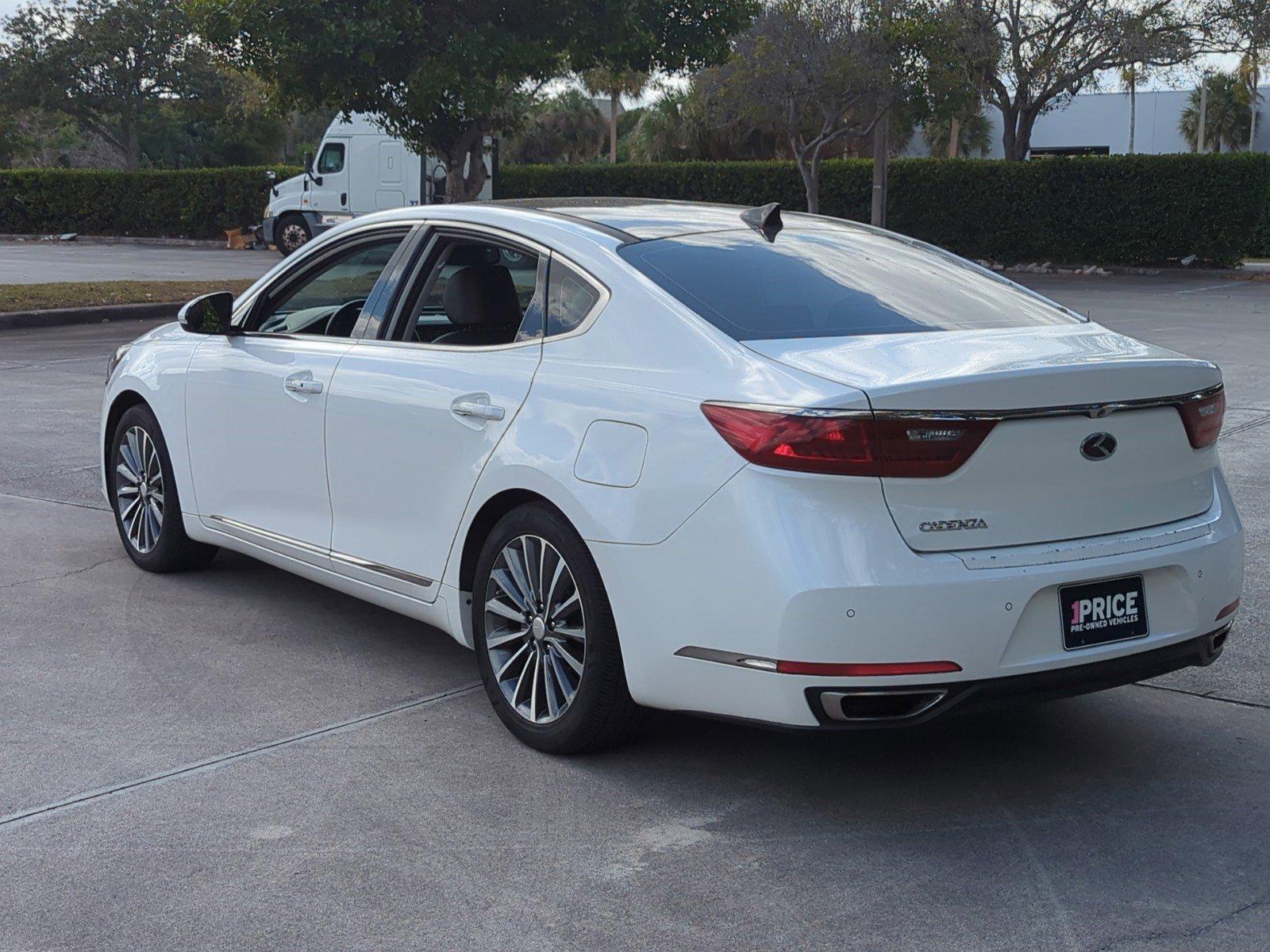 2017 Kia Cadenza Vehicle Photo in Margate, FL 33063