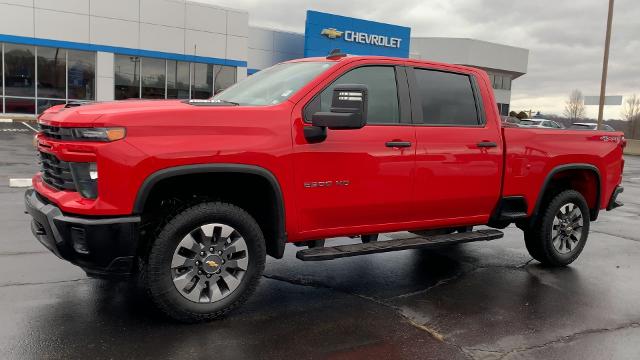 2024 Chevrolet Silverado 2500 HD Vehicle Photo in MOON TOWNSHIP, PA 15108-2571