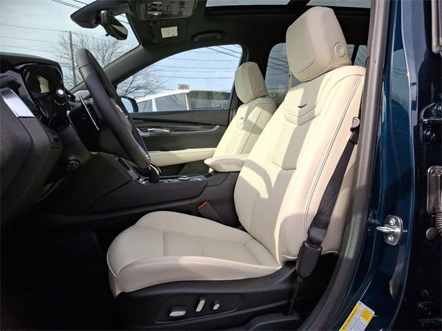 2025 Cadillac XT6 Vehicle Photo in ALLENTOWN, PA 18103-7399