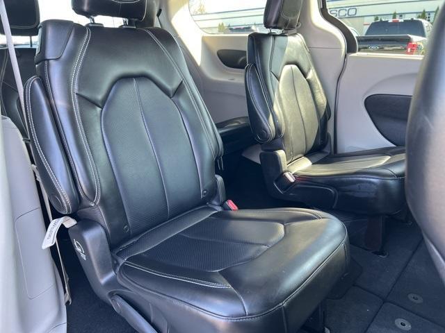 2023 Chrysler Pacifica Vehicle Photo in GREEN BAY, WI 54304-5303