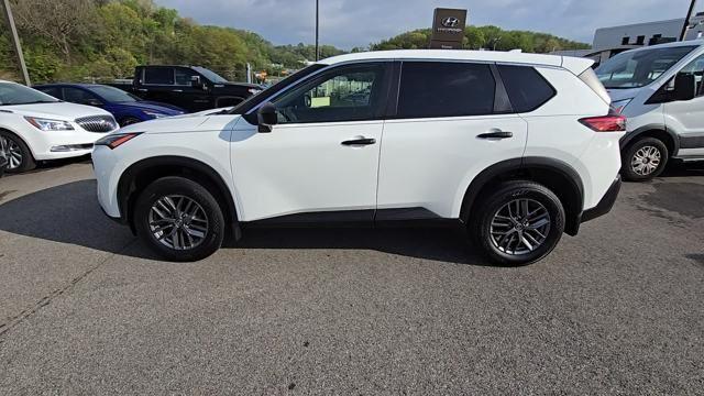 2021 Nissan Rogue Vehicle Photo in Pleasant Hills, PA 15236
