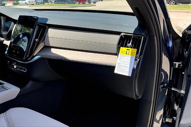 2025 Volvo XC90 Vehicle Photo in Houston, TX 77007