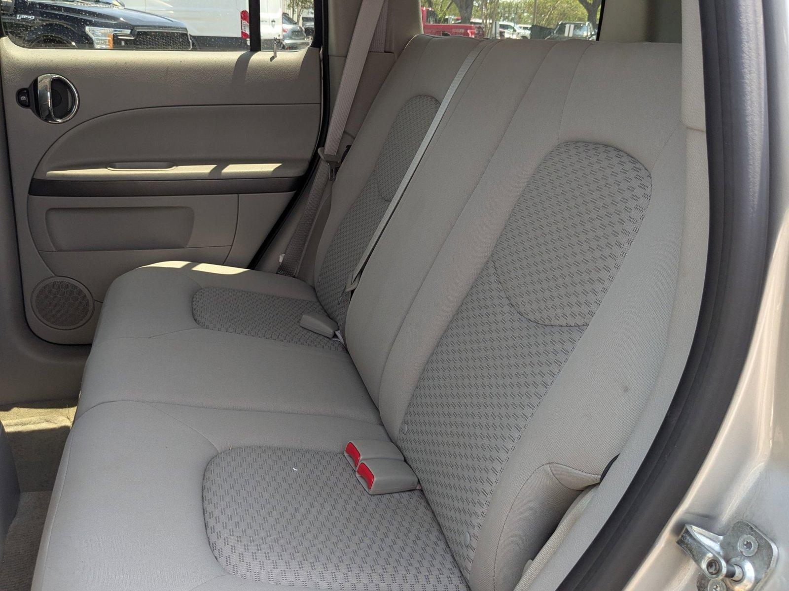 2008 Chevrolet HHR Vehicle Photo in St. Petersburg, FL 33713