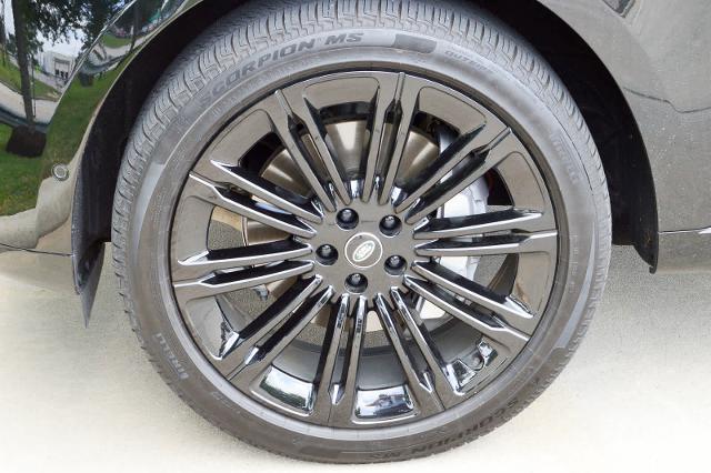 2025 Range Rover Vehicle Photo in Houston, TX 77090