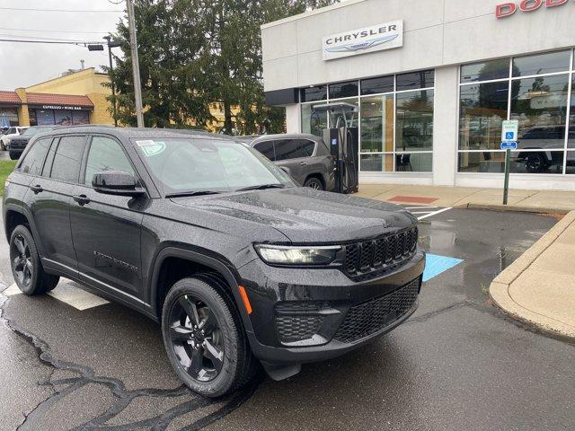 2025 Jeep Grand Cherokee Vehicle Photo in Doylsetown, PA 18901
