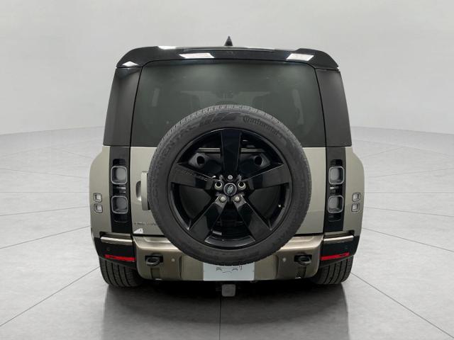 2024 Defender Vehicle Photo in Appleton, WI 54913