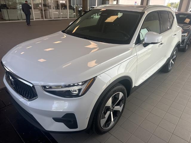 2024 Volvo XC40 Vehicle Photo in Grapevine, TX 76051