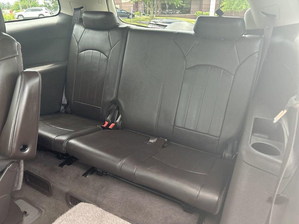 2014 Buick Enclave Vehicle Photo in Marion, IA 52302