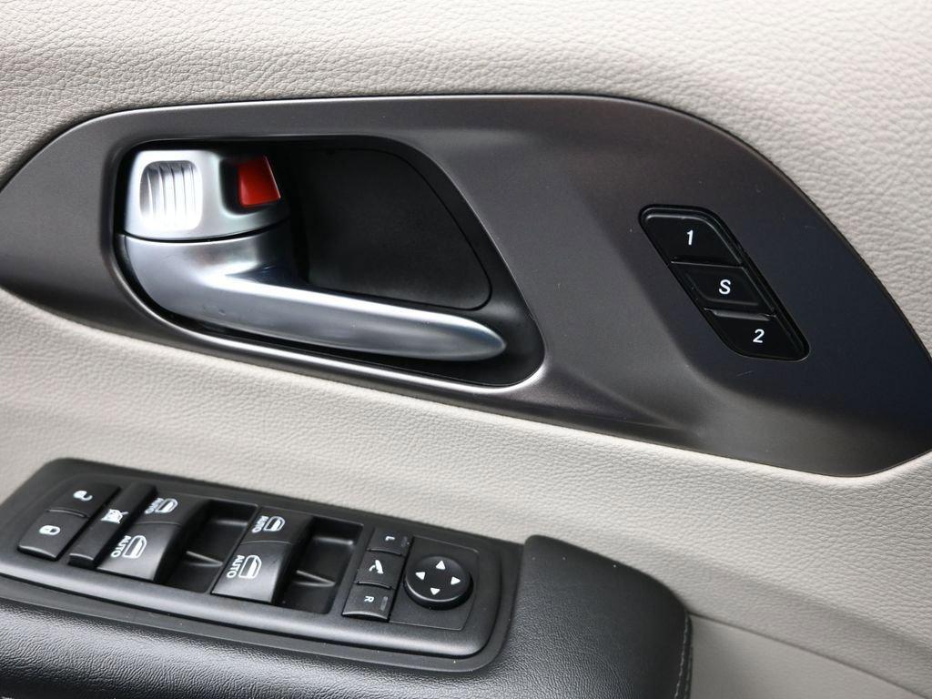 2018 Chrysler Pacifica Vehicle Photo in Marion, IA 52302