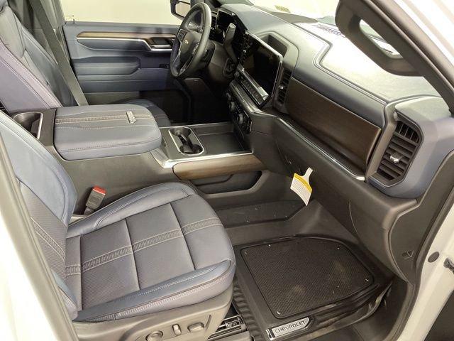 2025 Chevrolet Silverado 3500 HD Vehicle Photo in PHOENIX, AZ 85014-3381