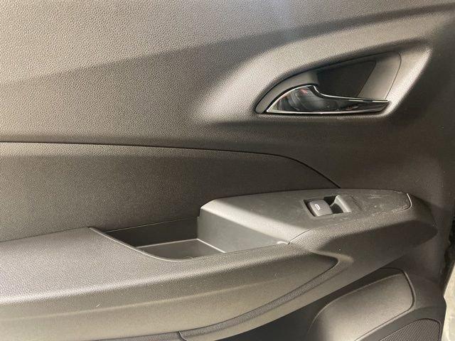 2025 Chevrolet Trax Vehicle Photo in PHOENIX, AZ 85014-3381