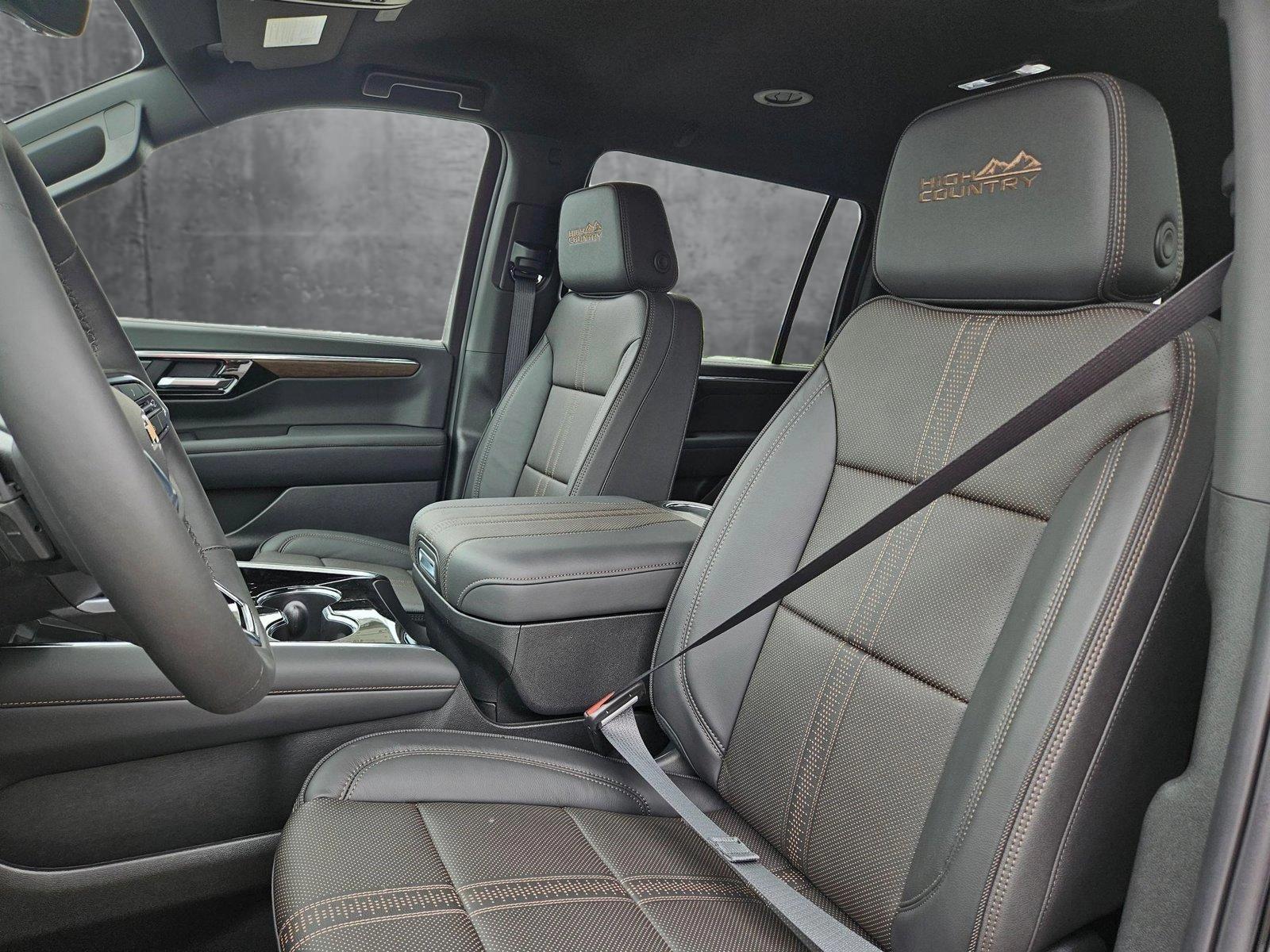 2025 Chevrolet Suburban Vehicle Photo in AUSTIN, TX 78759-4154