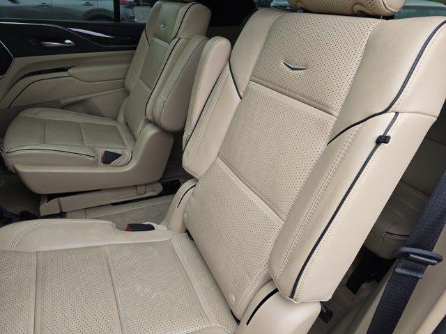 2023 Cadillac Escalade Vehicle Photo in Pleasant Hills, PA 15236