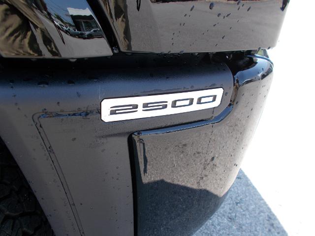 2025 GMC Sierra 2500 HD Vehicle Photo in LOWELL, MA 01852-4336