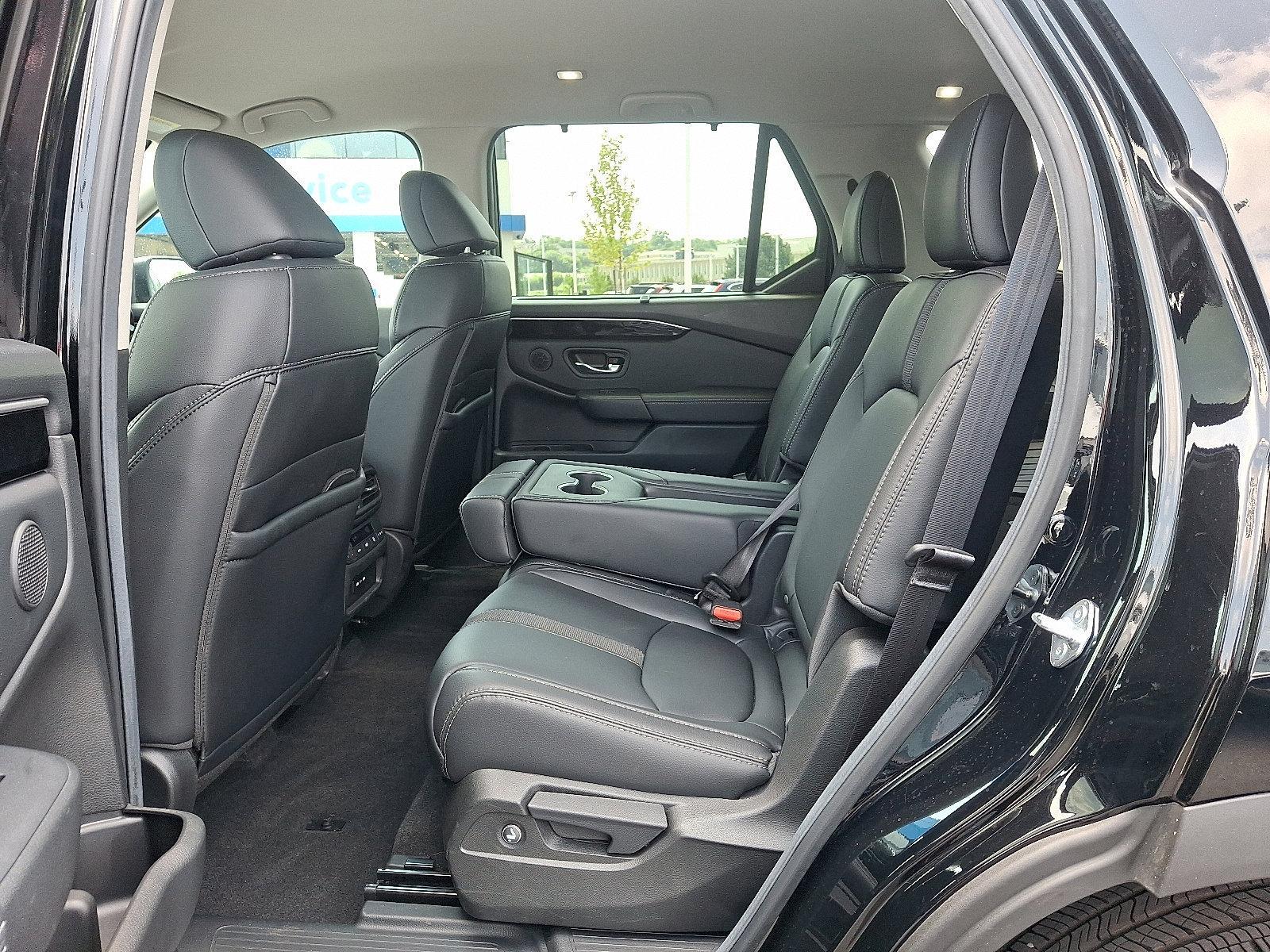 2025 Honda Pilot Vehicle Photo in Harrisburg, PA 17111