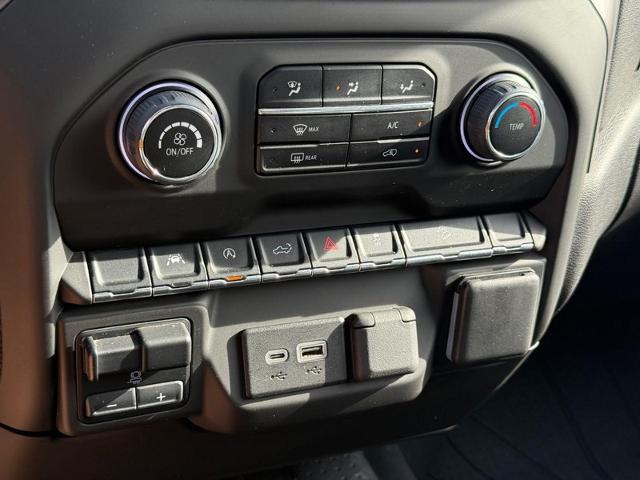 2023 Chevrolet Silverado 1500 Vehicle Photo in COLUMBIA, MO 65203-3903