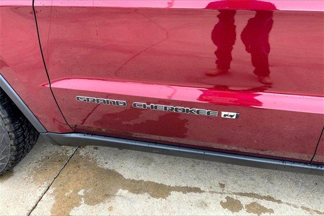 2022 Jeep Grand Cherokee WK Vehicle Photo in TOPEKA, KS 66609-0000