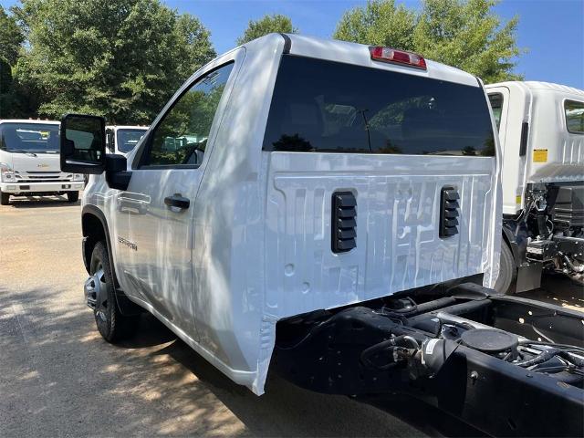 2024 Chevrolet Silverado 3500 HD Chassis Cab Vehicle Photo in ALCOA, TN 37701-3235