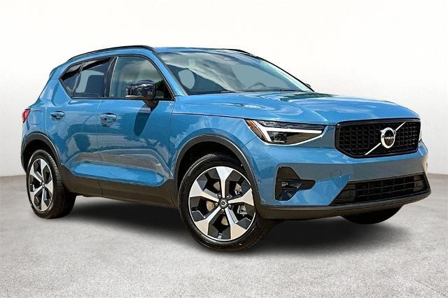 2024 Volvo XC40 Vehicle Photo in Houston, TX 77007