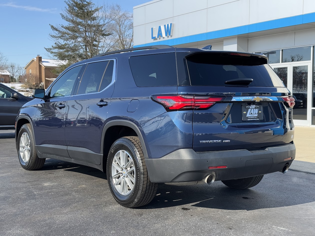 2023 Chevrolet Traverse Vehicle Photo in BOONVILLE, IN 47601-9633