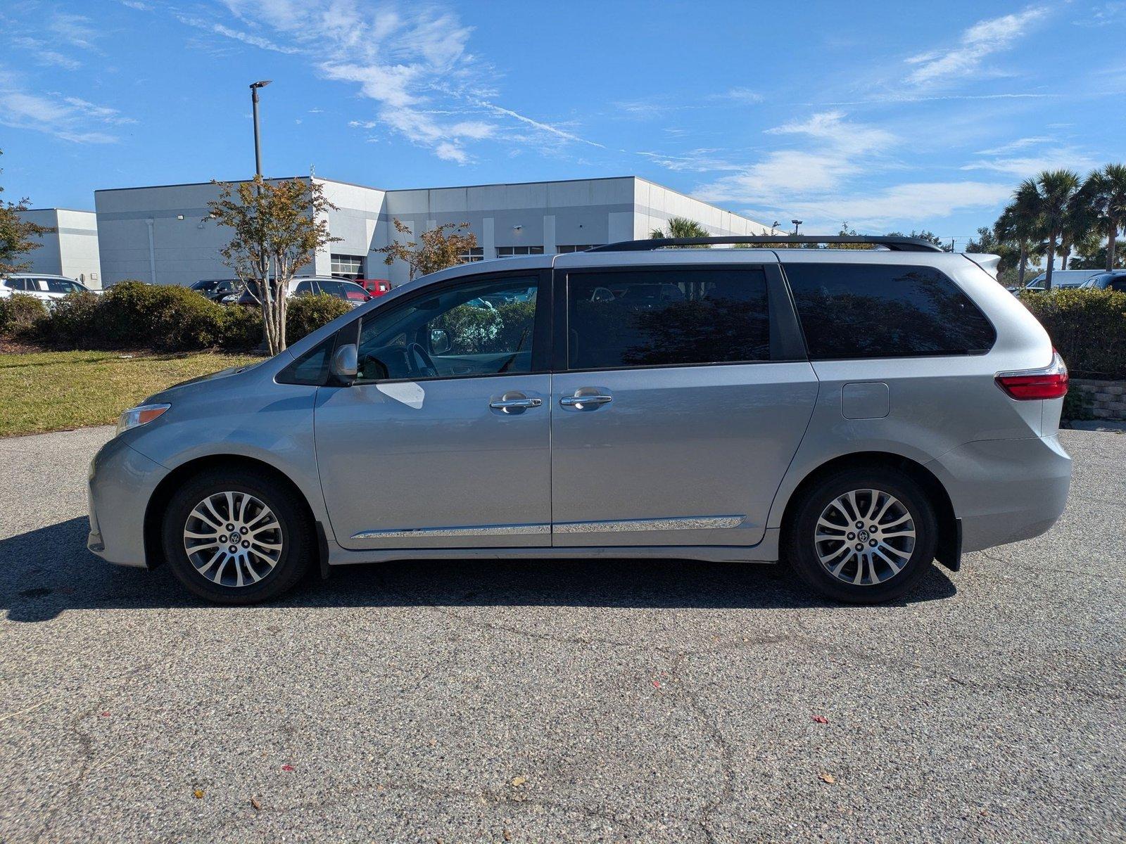 2018 Toyota Sienna Vehicle Photo in Sarasota, FL 34231