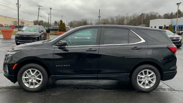 2022 Chevrolet Equinox Vehicle Photo in MOON TOWNSHIP, PA 15108-2571