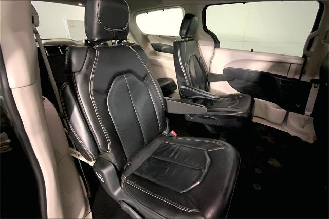 2022 Chrysler Pacifica Vehicle Photo in Lees Summit, MO 64086