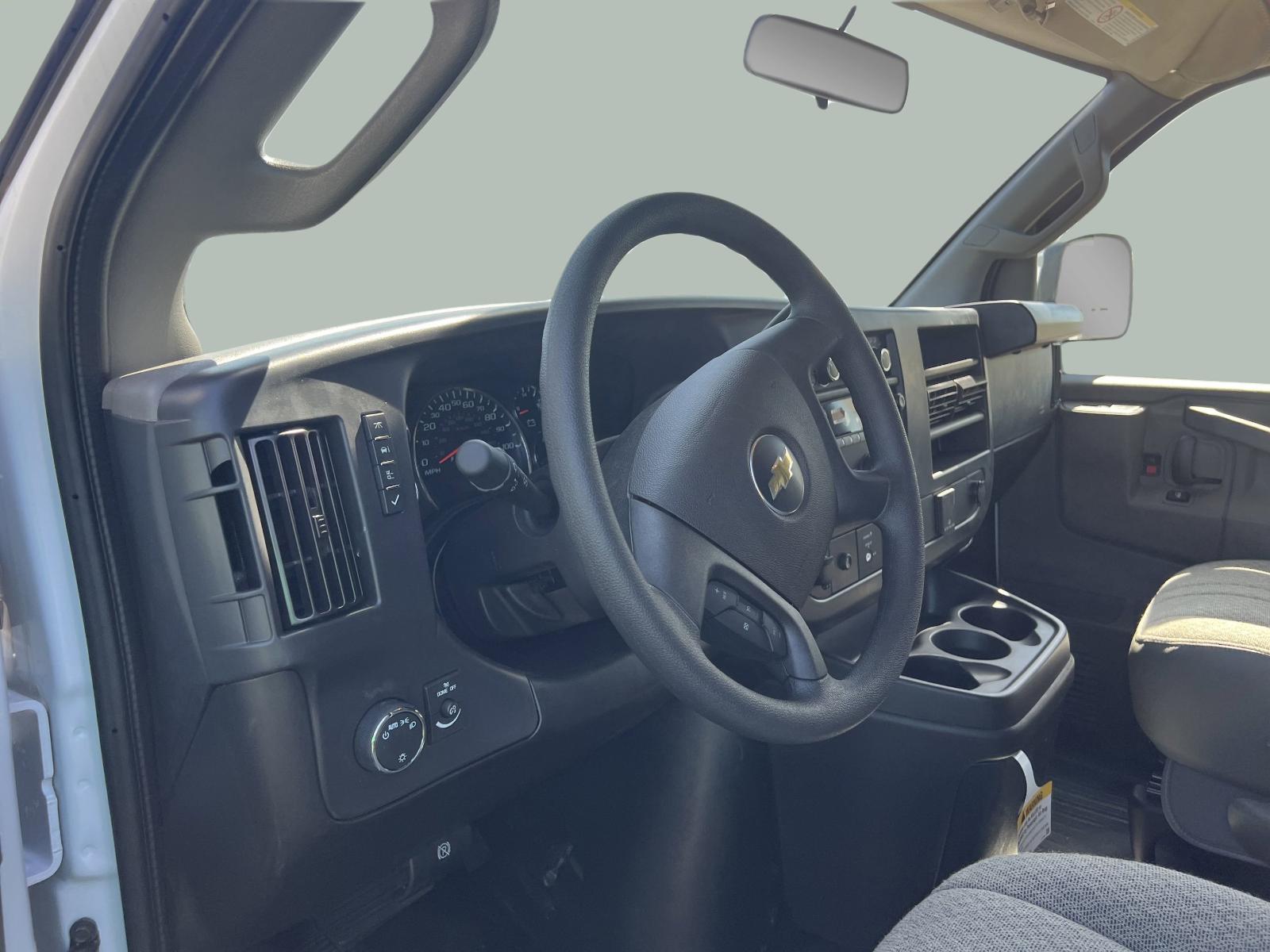 2025 Chevrolet Express Cargo 2500 Vehicle Photo in GEORGETOWN, TX 78626-7508