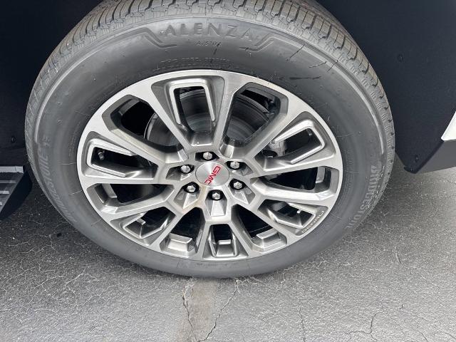 2025 GMC Yukon Vehicle Photo in MARION, NC 28752-6372