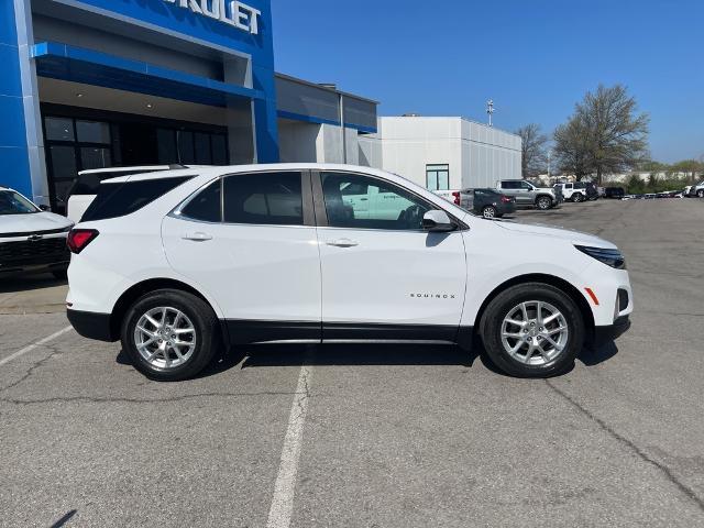 Used 2022 Chevrolet Equinox LT with VIN 3GNAXKEV2NL142545 for sale in Olathe, KS