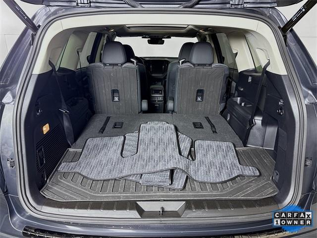 2024 Subaru Ascent Vehicle Photo in Puyallup, WA 98371